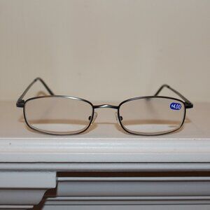 Hilco Reading Glasses +4.00 (VR105)